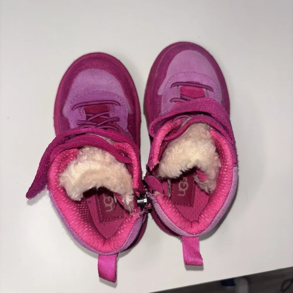UGG Kids Pink Shearling-Lined Sneakers Boots Size 9 Toddler Hook & Loop